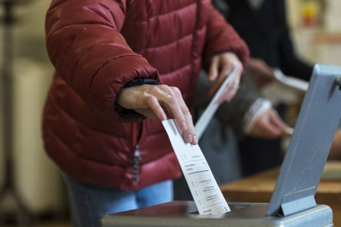 OMONDO POLITIQUE - La Suisse vote sur la biodiversité et les retraites